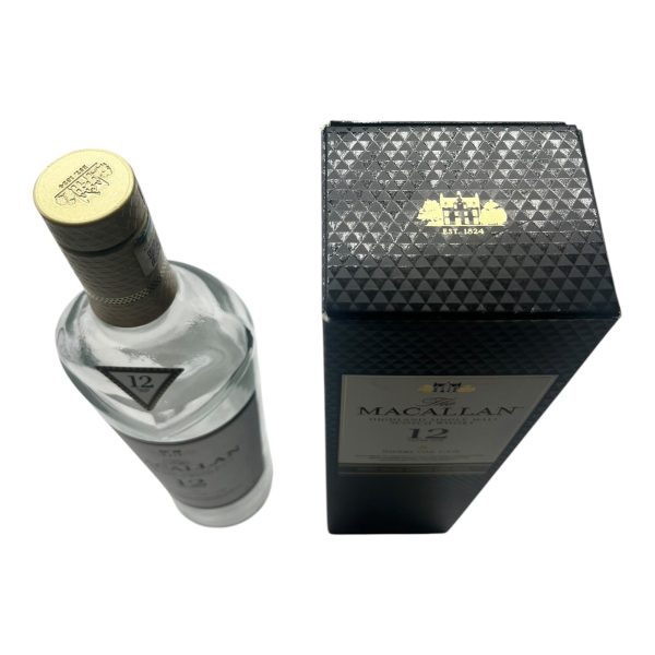 Macallan 12-year-old single malt whisky bottle artwork, 700ml, hand-carved, collection display - Image 2
